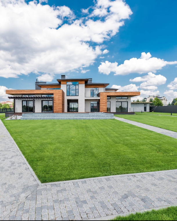 Premium residential lawn care with pristine mowing and edging in Roswell, GA